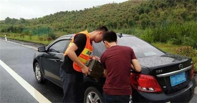  宜昌道路救援告诉您汽车在路上没油该怎么办？
